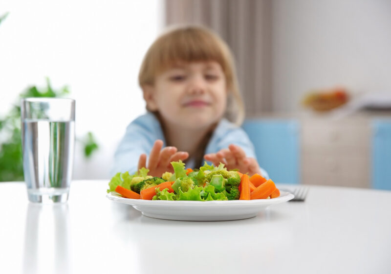 bambina dal nutrizionista che rifiuta le verdure
