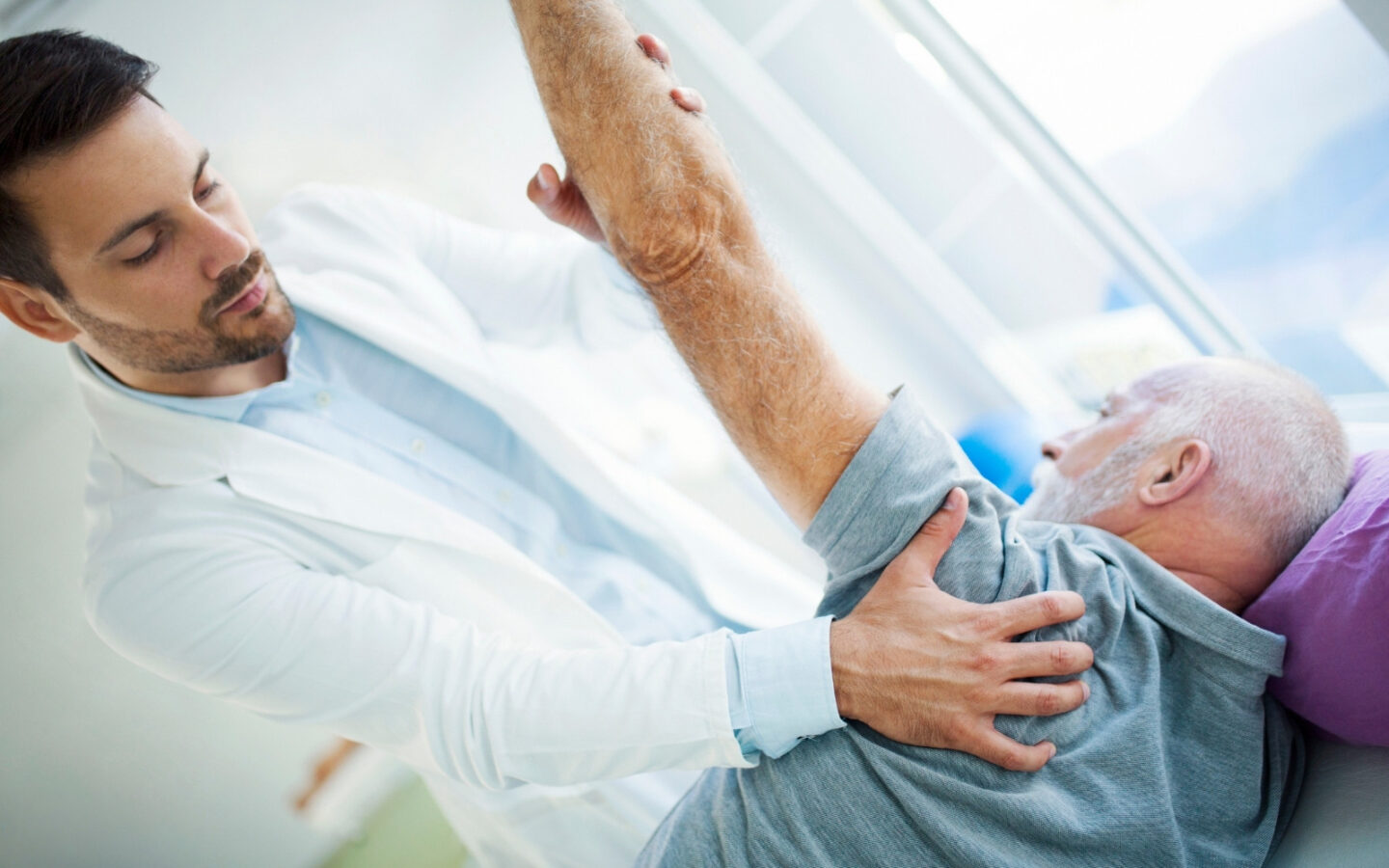 moblizzazione fisioterapica dopo lussazione di spalla